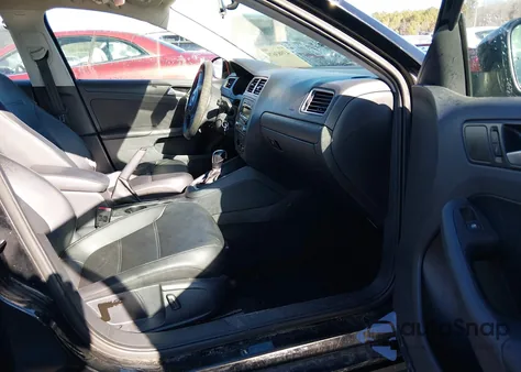 2014 Volkswagen Jetta 1.8T Se from USA, damaged, VIN 3VWD17AJ2EM370124